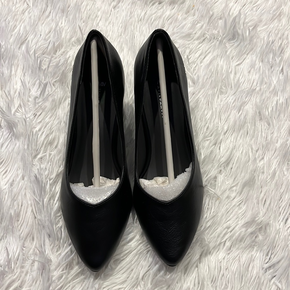 Matt & Nat Women’s Stanley Vegan leather block heel shoes in black size 6
